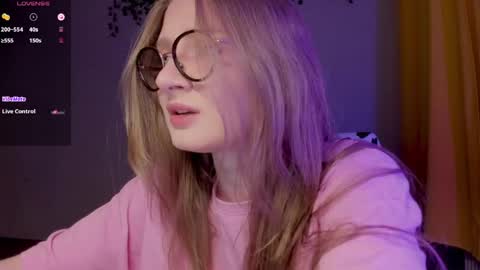 mollytucker online show from April 15, 3:34 pm