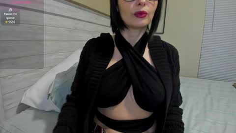 Snapshot of mommyfuckmilf_ chatting on January 21, 12:18 pm Anny online show from January 21, 12:18 pm