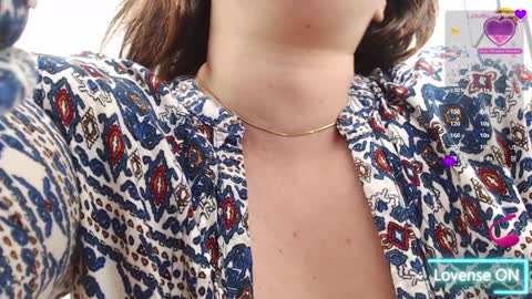 Daphne  online show from February 7, 6:03 am