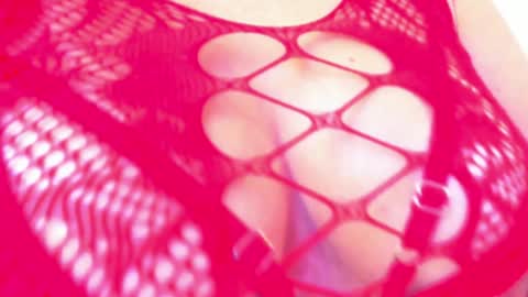 Snapshot of mommysquirt_ chatting on December 12, 1:06 pm Kendall Evanz online show from December 12, 1:06 pm