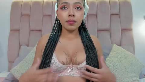 Momo  online show from November 3, 2:37 am