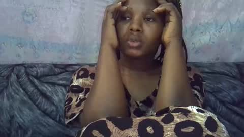 momsdoll online show from April 4, 8:13 am