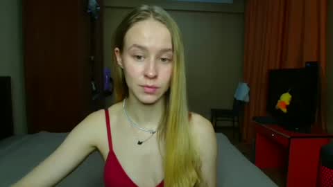 Mona online show from October 11, 5:59 pm