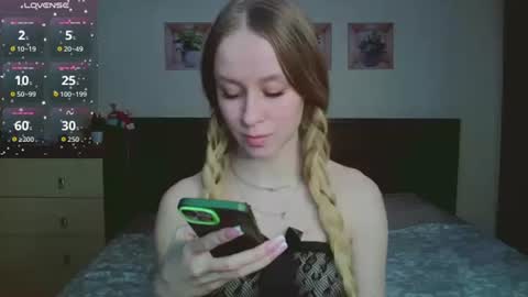 Mona online show from February 15, 4:17 pm