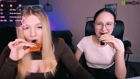 Mona  online show from March 8, 10:19 am