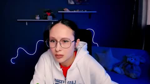 Mona  online show from March 5, 9:38 am