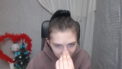 Snapshot of monakali chatting on December 6, 7:54 am monakali online show from December 6, 7:54 am