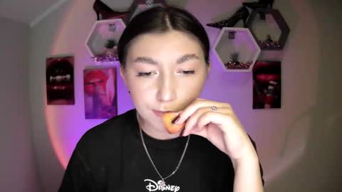 sweet girl and shine body online show from September 22, 12:14 pm