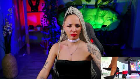 Snapshot of monicamaxwel chatting on January 22, 1:53 pm Monika online show from January 22, 1:53 pm