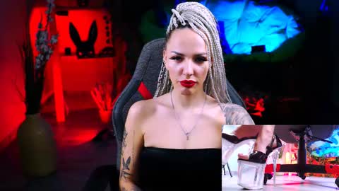 Snapshot of monicamaxwel chatting on February 25, 11:32 am Monika online show from February 25, 11:32 am