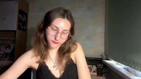 Mia online show from June 15, 4:40 pm