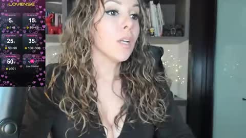 Monilee online show from February 12, 7:02 pm