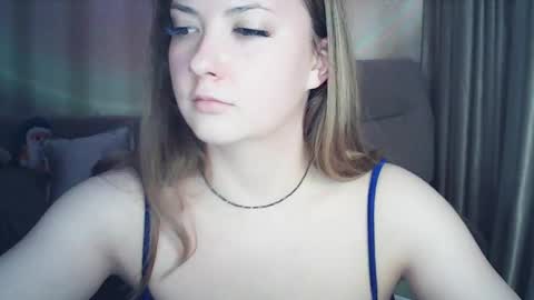 moodiemira online show from March 9, 6:11 pm