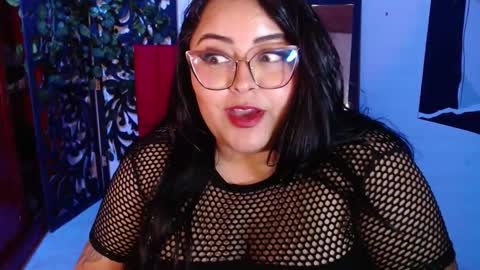 moon_sunflowers online show from December 5, 1:38 am