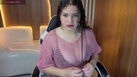 Snapshot of moon_tx chatting on October 14, 1:25 pm Online 800 to 1400 online show from October 14, 1:25 pm