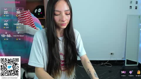 MOON  online show from December 18, 10:35 pm