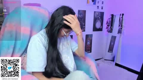 MOON  online show from October 25, 6:10 am