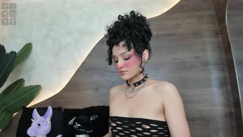 Snapshot of morgan_hill_ chatting on February 18, 11:33 am Morgan online show from February 18, 11:33 am