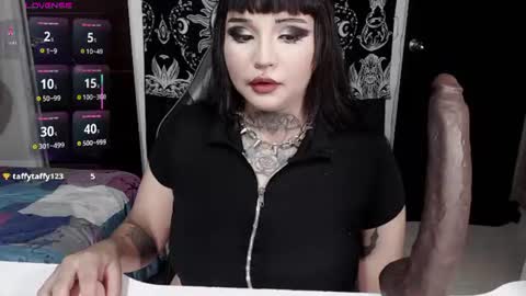 Morgan Moon online show from July 14, 8:02 pm