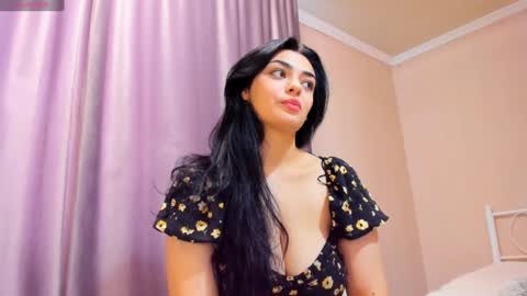 Snapshot of moroccan_diamond_ chatting on December 10, 7:47 am Medina online show from December 10, 7:47 am