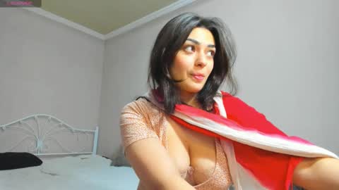Snapshot of moroccan_diamond_ chatting on March 2, 6:24 pm Medina online show from March 2, 6:24 pm