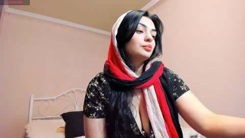 Snapshot of moroccan_diamond_ chatting on January 3, 6:35 pm Medina online show from January 3, 6:35 pm