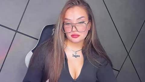 Carolina online show from October 15, 3:36 pm