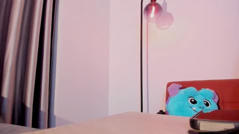 Laura online show from March 11, 4:49 am