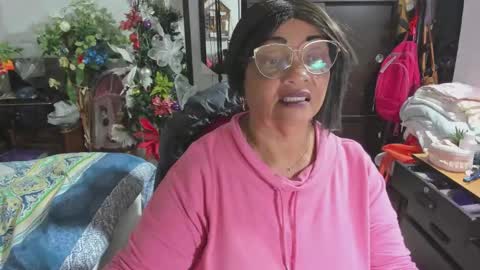 mrs_mommy online show from December 17, 11:31 pm