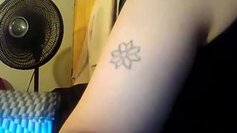 Sn0wQueen26 online show from January 19, 12:51 am