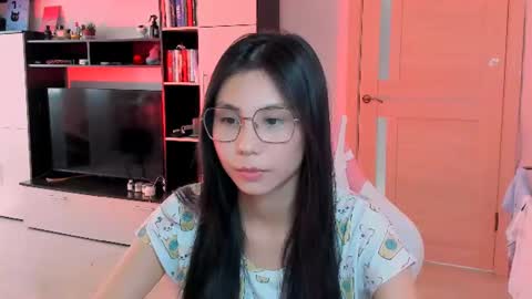 ms_emily_ online show from June 10, 11:42 am