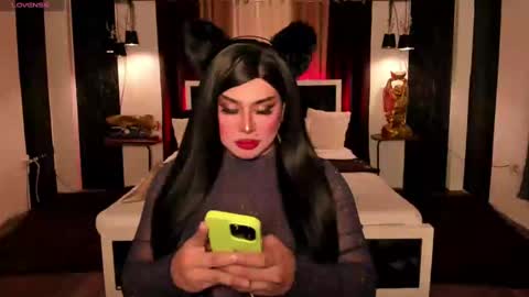 Snapshot of ms_lhadycummer chatting on December 9, 11:47 am Samantha online show from December 9, 11:47 am