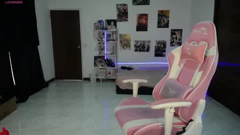 Snapshot of ms_ratuelita chatting on March 9, 7:37 pm Manuela3 online show from March 9, 7:37 pm