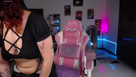 Snapshot of ms_ratuelita chatting on October 11, 4:42 pm Manuela3 online show from October 11, 4:42 pm