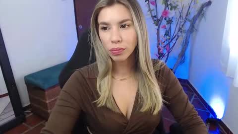 Snapshot of ms_sofiax chatting on October 16, 6:21 pm Sofia online show from October 16, 6:21 pm
