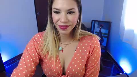 Snapshot of ms_sofiax chatting on February 4, 3:26 pm Sofia online show from February 4, 3:26 pm