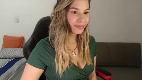 Snapshot of ms_sofiax chatting on October 1, 11:09 pm Sofia online show from October 1, 11:09 pm