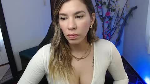 Snapshot of ms_sofiax chatting on September 30, 4:12 pm Sofia online show from September 30, 4:12 pm