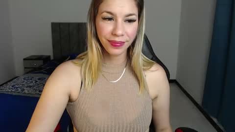 Snapshot of ms_sofiax chatting on December 9, 12:56 am Sofia online show from December 9, 12:56 am