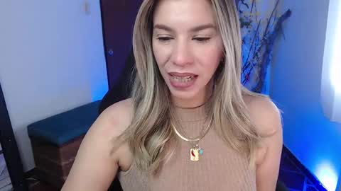 Snapshot of ms_sofiax chatting on October 20, 3:15 pm Sofia online show from October 20, 3:15 pm