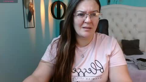 Jossie online show from April 17, 3:30 am