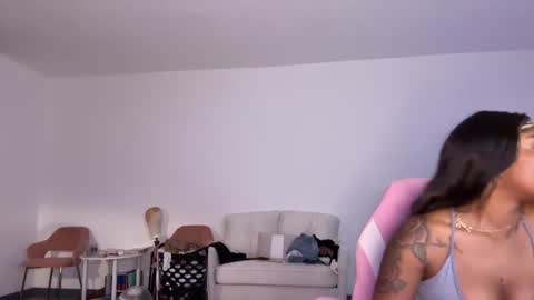 mskitty000 online show from October 19, 8:44 pm