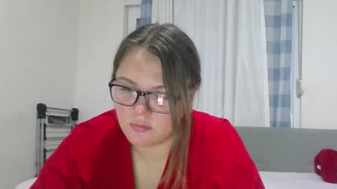 musechic_wild online show from February 25, 8:29 pm