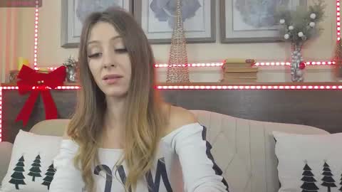 Luna  online show from December 18, 11:42 pm