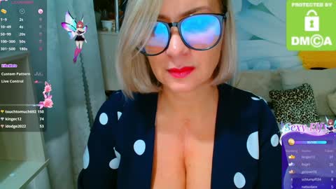 Snapshot of music_fairy chatting on December 14, 6:56 am Lana online show from December 14, 6:56 am