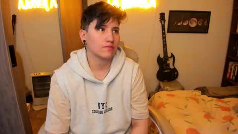 VALENTINA Luna  online show from October 22, 12:15 am