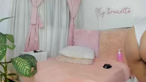 my_brunetteee online show from March 5, 2:03 am