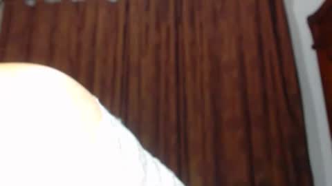     sara      i know you love me xoxox     online show from February 1, 6:56 am