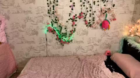 Anya online show from May 6, 9:41 pm