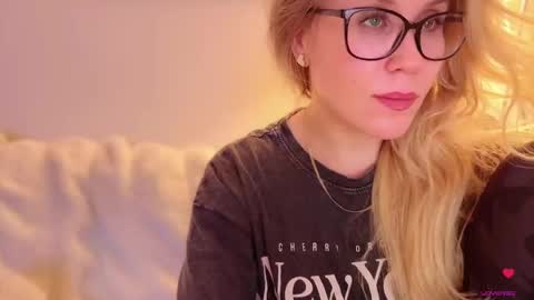 Mya-be Yours P online show from November 5, 12:27 am